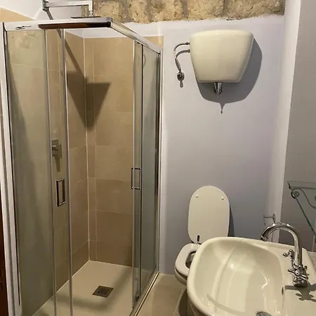 Bellissima Casa Dentro Il Castello Di San Savino (Magione)