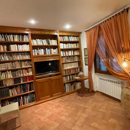 Bellissima Casa Dentro Il Castello Di *